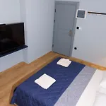 Sani Deluxe Suites Home- Monastiraki Square - Brand New Home