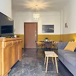 Athenian Vintage Style 2 Bdr Apartment