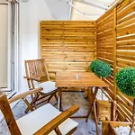 Lux Studio 12 With Yard In The Heart Of Athens