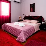 Alexandra'S Apartment