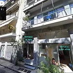 Central And Comfy With Private Balcony And Rooftop Access - Ct3