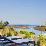 Villa Faros Vourkari Kea With Private Pool And Stunning Views