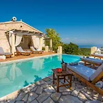 Red Rose Artistsvillas