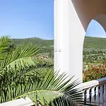 Villa Victoria - 3 Bedroom Villa With A Private Pool