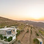 Mitato View Serifos Platis Gialos