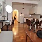 Cozy 2 Bedroom Apt @Panormou Metro/Erytros Stavros