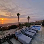 Theano Cave Suites & Villas