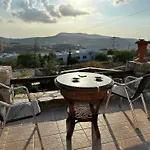 Πέτρινο Εξοχικό Σπίτι Στη Σύρο