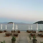 Steleni Seaside Apartments