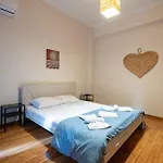 Victoria Metro St. 2 Bedrooms 4 Persons Apartment