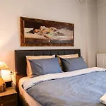 Aegli Central Luxury Apartment