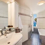 Grey Goose Emblematic Suites Fira