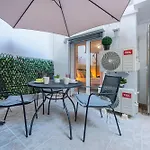 Flat With Patio Near Acropolis & Herodion