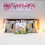 Flat With Patio Near Acropolis & Herodion