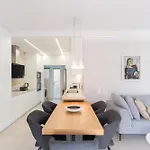 Sunny & Luxurious Penthouse With Terrace