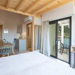 Zisis Suites