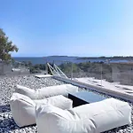 Blue Bay Vouliagmeni Luxury Apartment