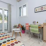 Niki Studio Dio