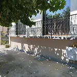 Voulas Guest House