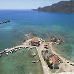 Fully Equipped Beach House At Pachia Ammos Plytra