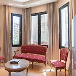 Luxury Central Apartment