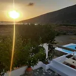 Traditional House By The Beach