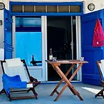 Cave Beach House Milos