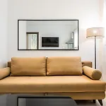 Nicholas Point Apartments And Rooms