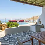 Tourlos Beachfront House In Mykonos