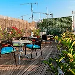 Renovated Apartment With Roof Garden Access, 15 M Walk To Acropolis