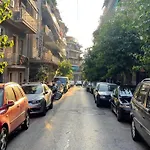 4-Bedroom Family Apartment In The Center Of Athens