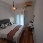 Σπιτι Ιδανικο Για 4 Ατομα Στον Αγ. Νικολαο Αττικησ