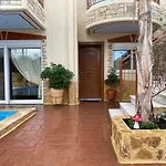 Pool Garden House Near The Sea