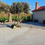Το Εξοχικο