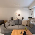 *Kolonaki Chic* Minimalist Studio In Athens