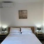 Μοντέρνο Σπίτι Κοντά Στον Κέντρο Της Πόλης!