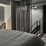 Redwood Suite, Wooden Suites