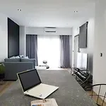 Azalea Suite - 5 Min Drive To Piraeus Port