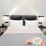 Azalea Suite - 5 Min Drive To Piraeus Port
