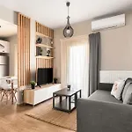 Camelia: Comfy City Apartment