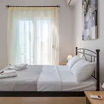 Comfy Central Square Gem With Balcony