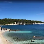 Live The Summer Dream At Gaios Cozy Retreat