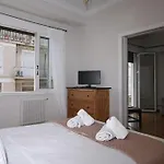 Κεντρικό Διαμέρισμα Πάνω Στην Πλατεία Παγκρατίου