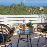Paxos Couple House By Konnect