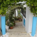 Voula'S Garden Apartments