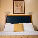 Adams Hotel