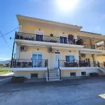 Philoxenia Apartments