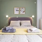 Modern Apartment In Cholargos