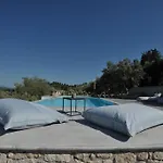 Laura_Sea View Apartment_1 With Swimming Pool