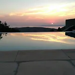 Villa Acorn